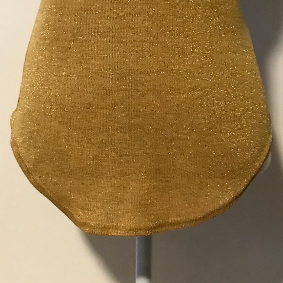 Gold Cache Sleeveless Top - Picture 3 of 11